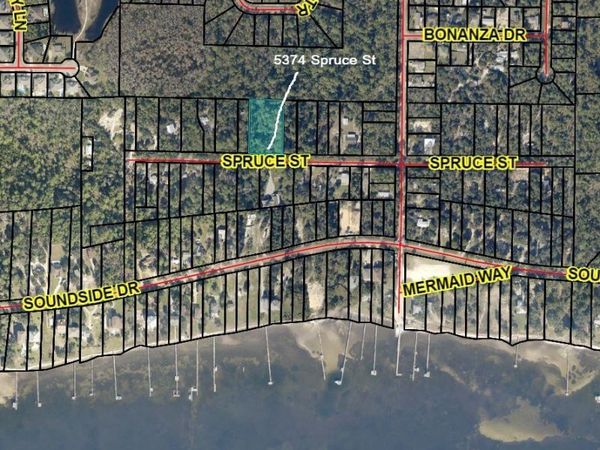 5374 Spruce Street, Gulf Breeze, FL 32563