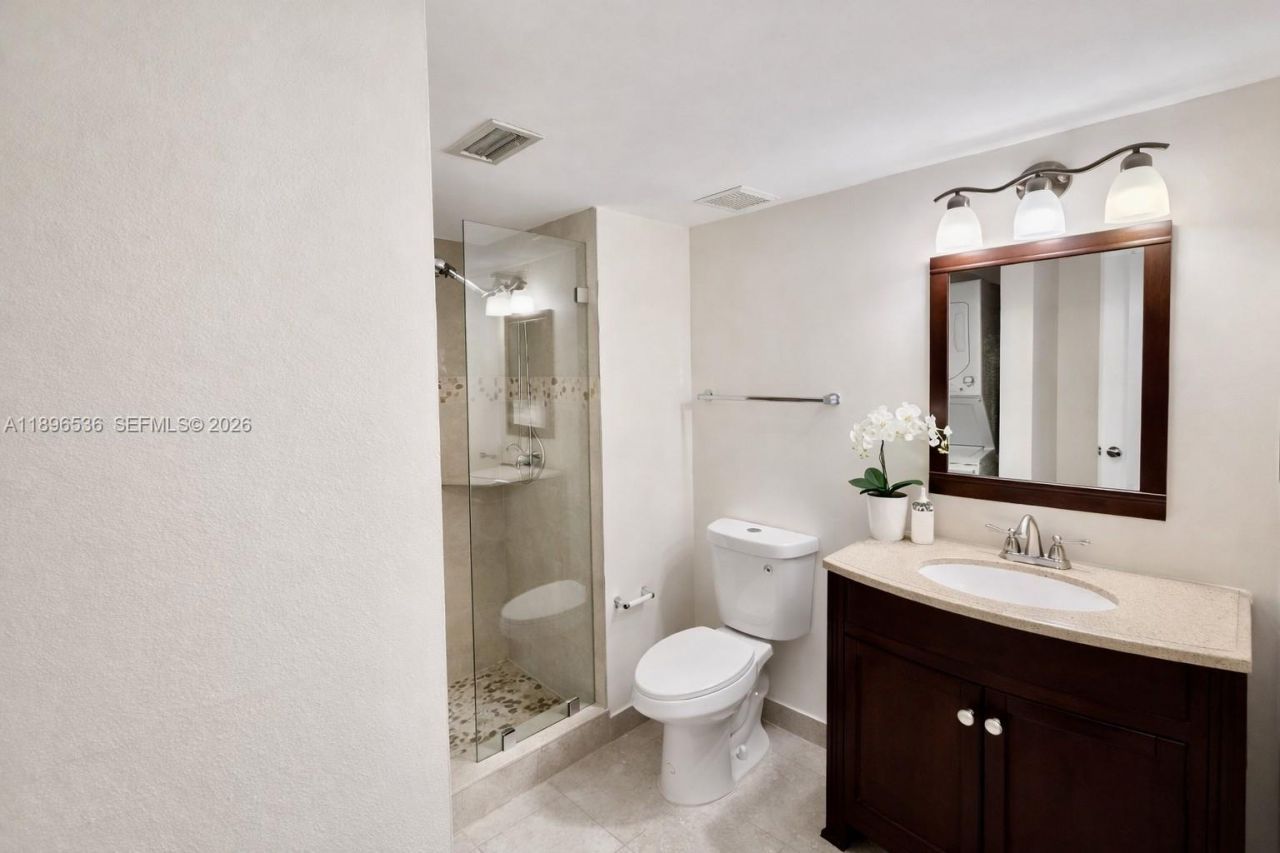 16168 Laurel Dr, Unit 201, Weston, FL 33326 Photo