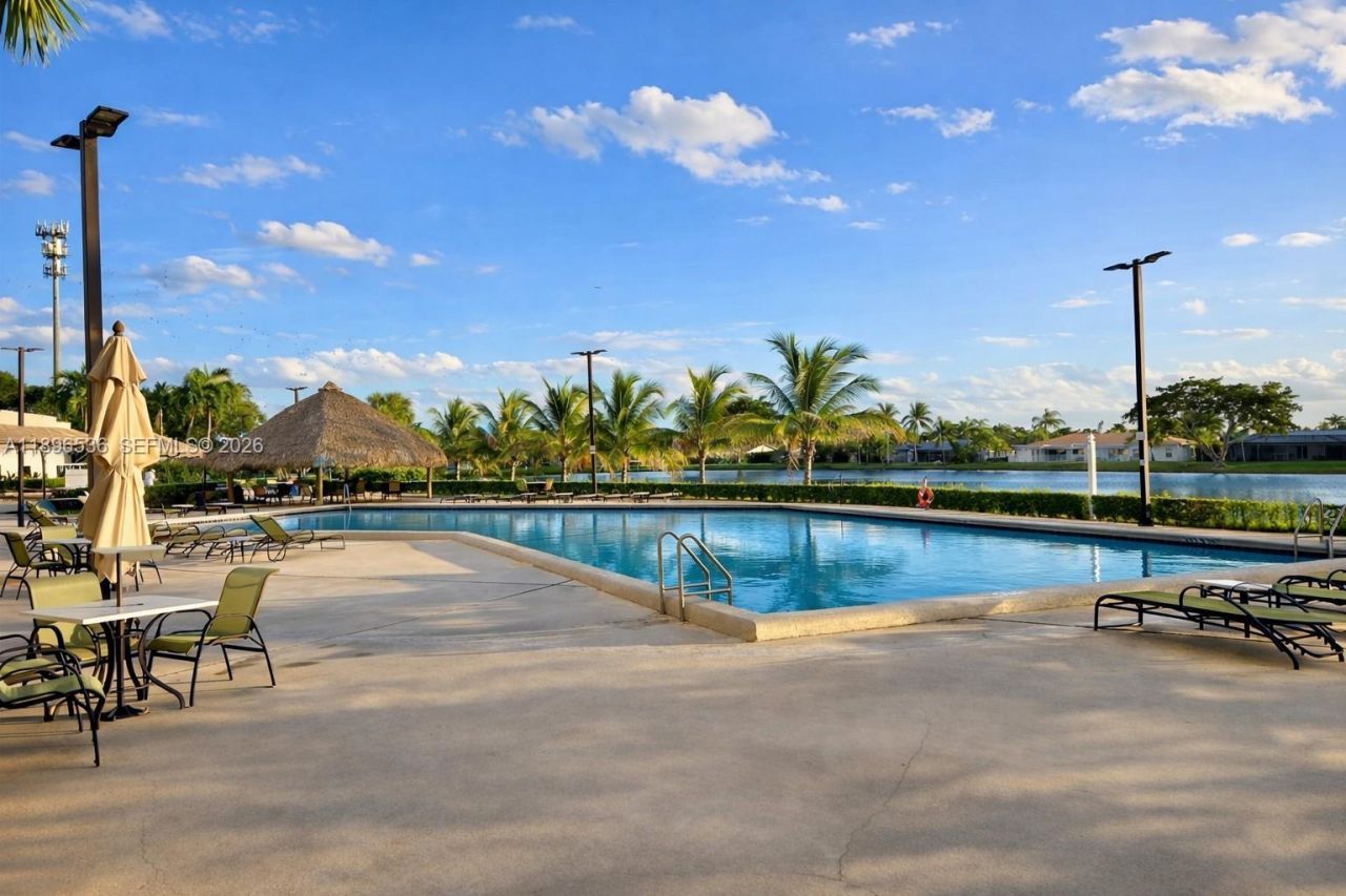 16168 Laurel Dr, Unit 201, Weston, FL 33326 Photo