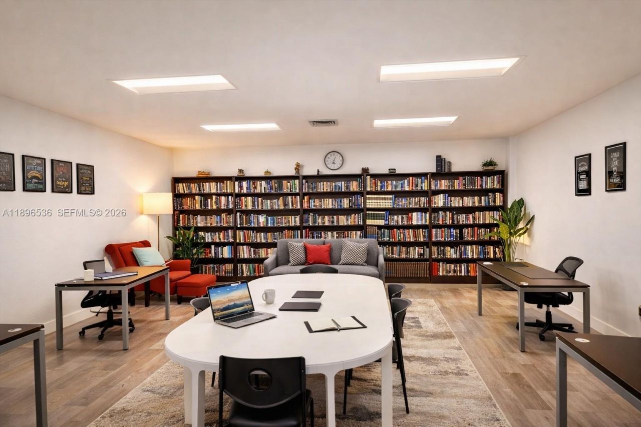 16168 Laurel Dr, Unit 201, Weston, FL 33326 Photo