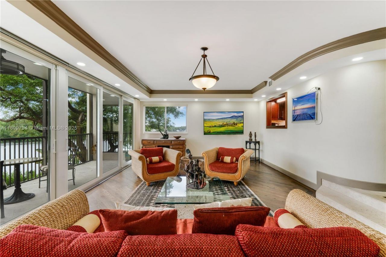 6100 Paradise Point Dr, Palmetto Bay, FL 33157 Photo