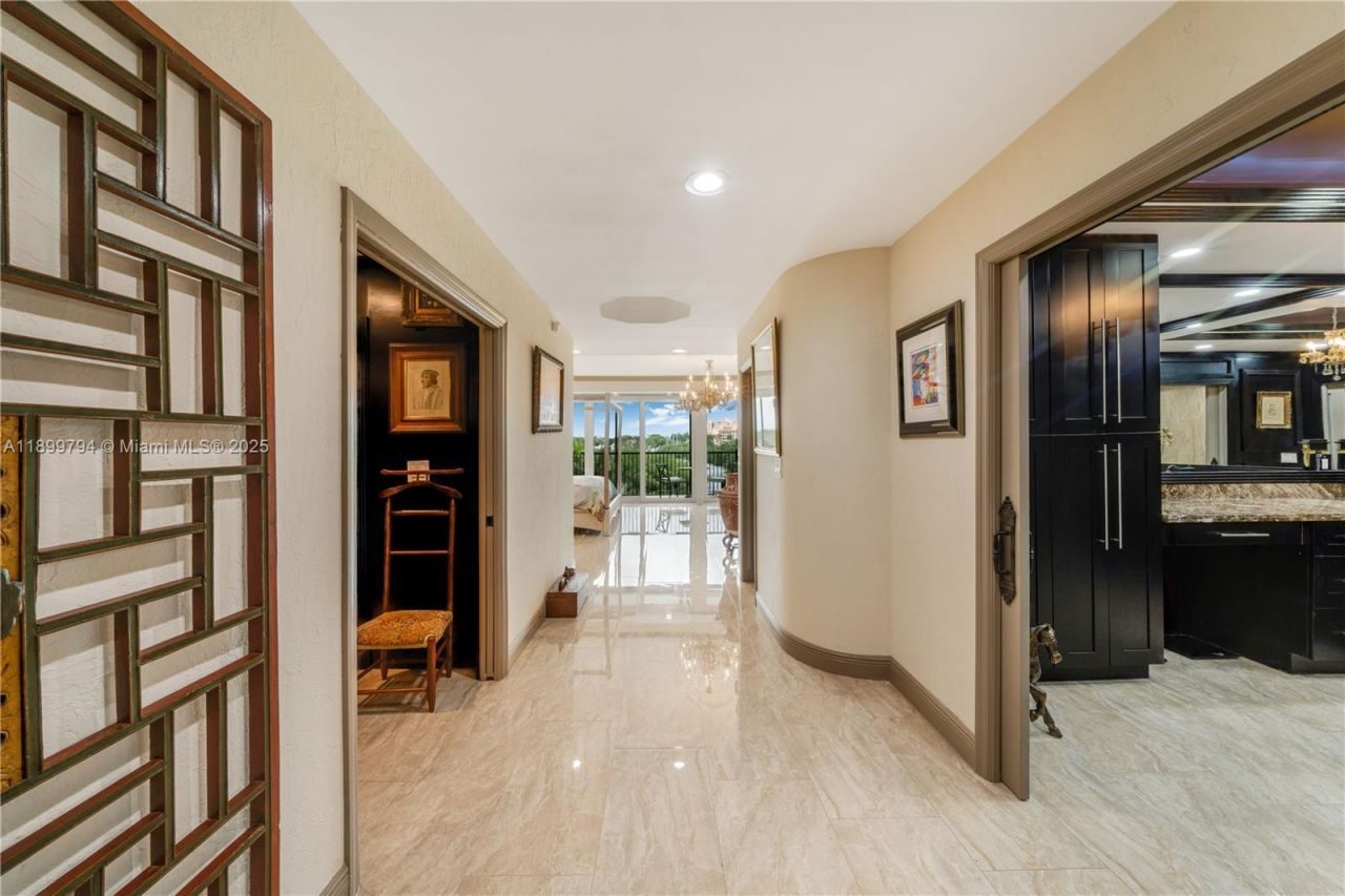 6100 Paradise Point Dr, Palmetto Bay, FL 33157 Photo