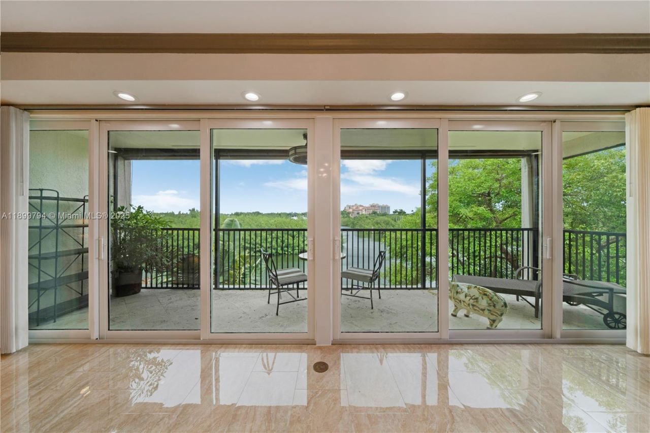 6100 Paradise Point Dr, Palmetto Bay, FL 33157 Photo