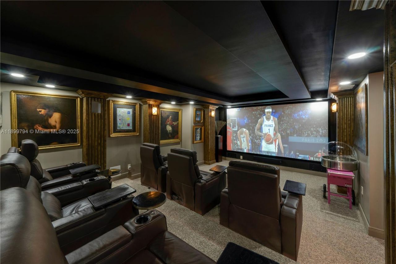 6100 Paradise Point Dr, Palmetto Bay, FL 33157 Photo