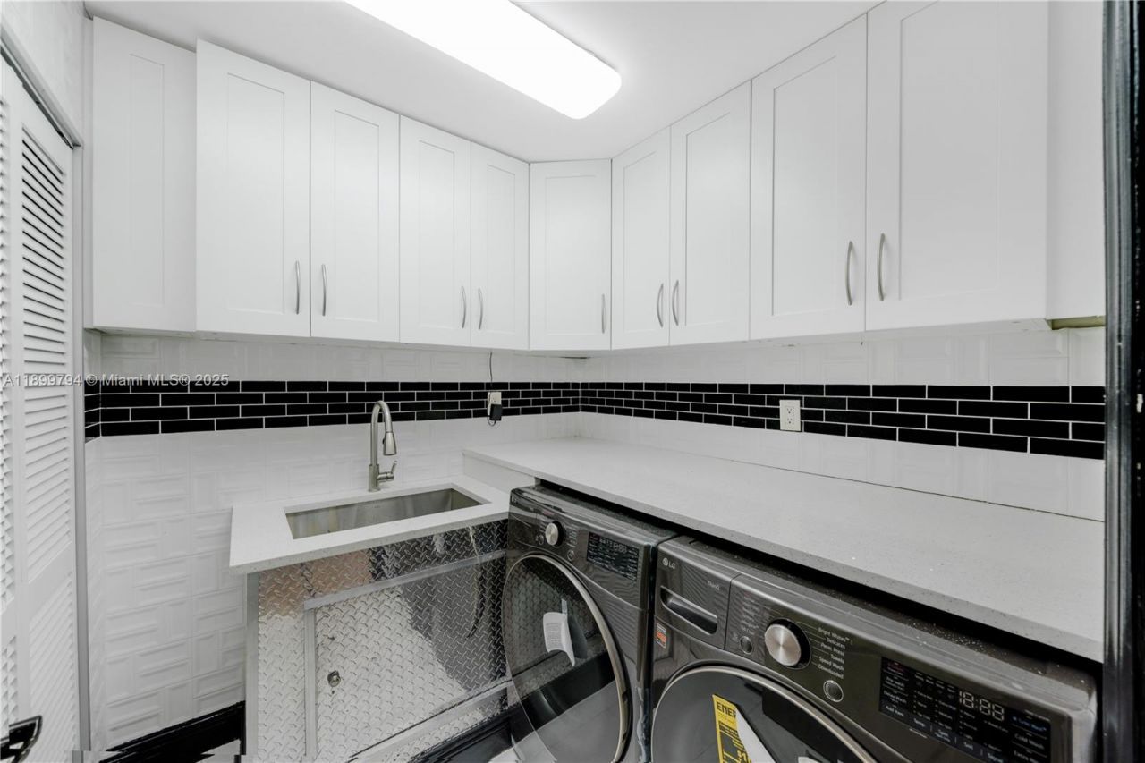 6100 Paradise Point Dr, Palmetto Bay, FL 33157 Photo