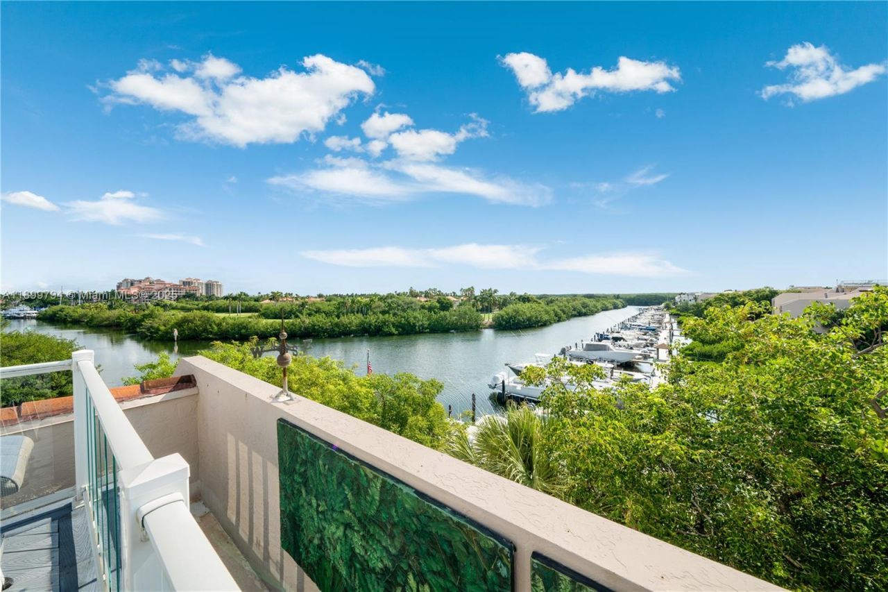 6100 Paradise Point Dr, Palmetto Bay, FL 33157 Photo