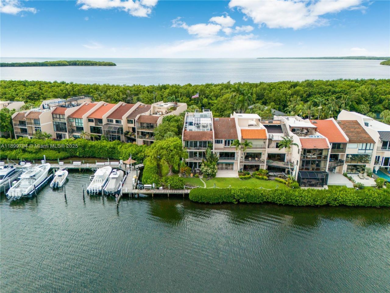 6100 Paradise Point Dr, Palmetto Bay, FL 33157 Photo