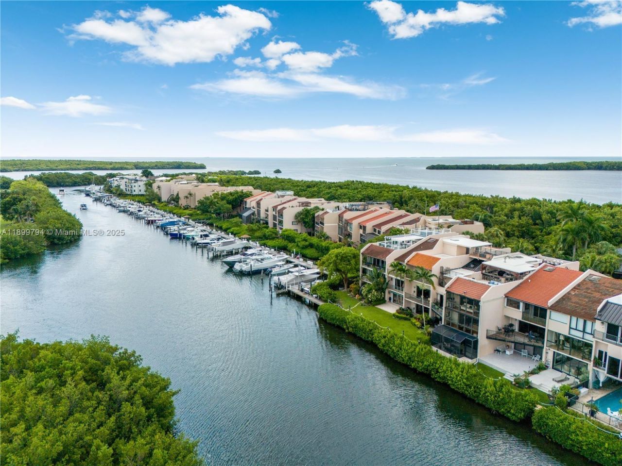 6100 Paradise Point Dr, Palmetto Bay, FL 33157 Photo