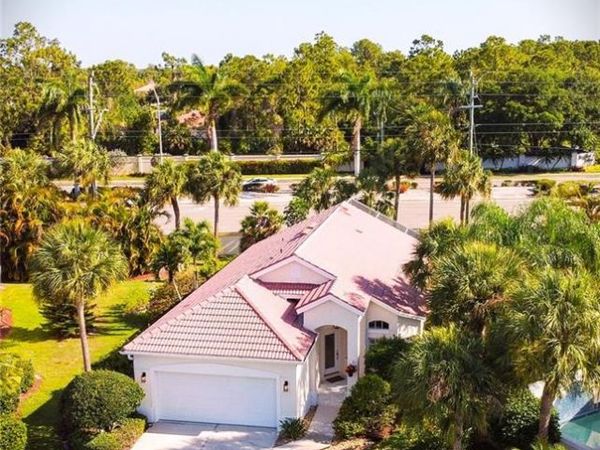 102 Palm Frond CT, NAPLES, FL 34104