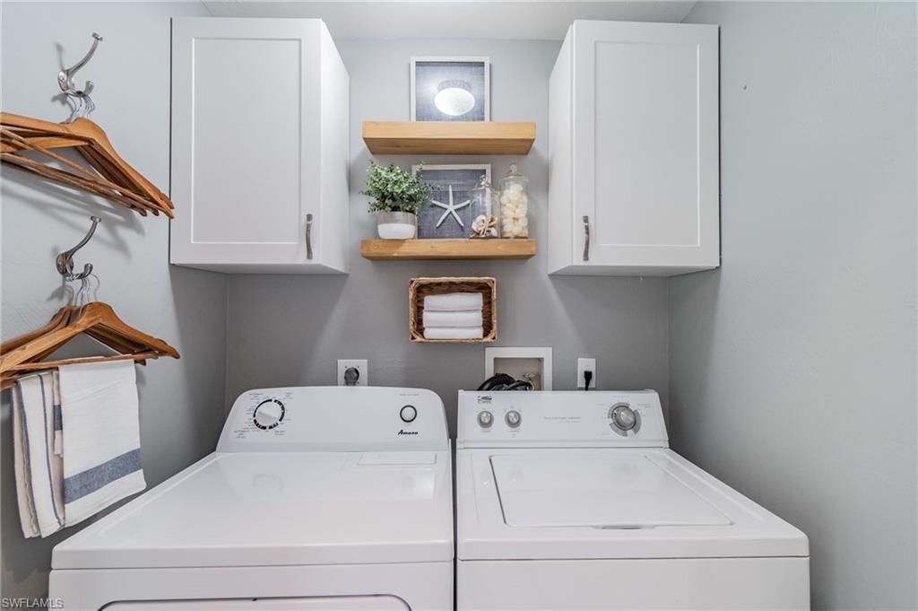 102 Palm Frond Ct, Naples, FL 34104 Photo