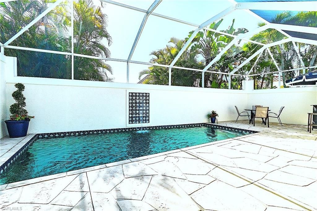 102 Palm Frond Ct, Naples, FL 34104 Photo
