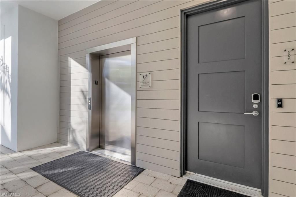 850 Central Ave, Unit 205, Naples, FL 34102 Photo