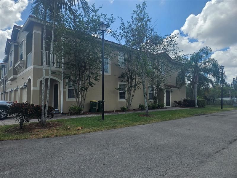 9082 Plymouth Pl, Unit 9082, Tamarac, FL 33321 Photo