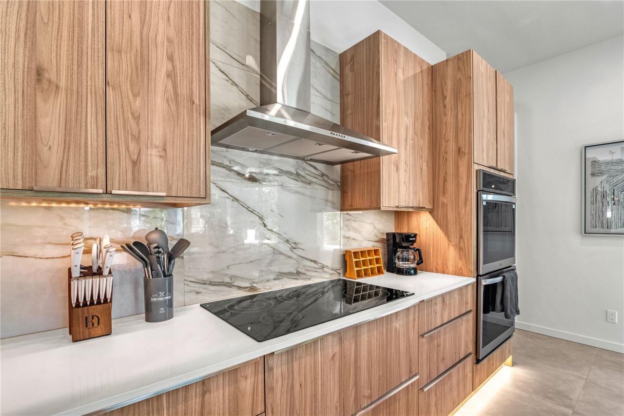 2163 Waldemere Street, Sarasota, FL 34239 Photo