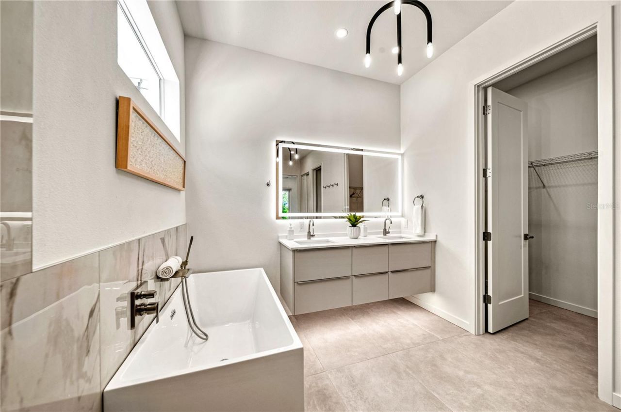 2163 Waldemere Street, Sarasota, FL 34239 Photo