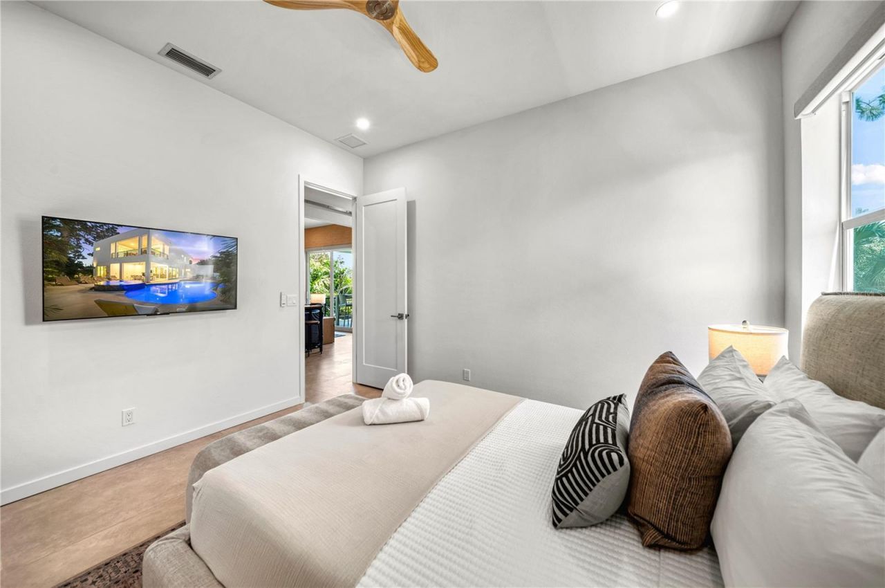 2163 Waldemere Street, Sarasota, FL 34239 Photo