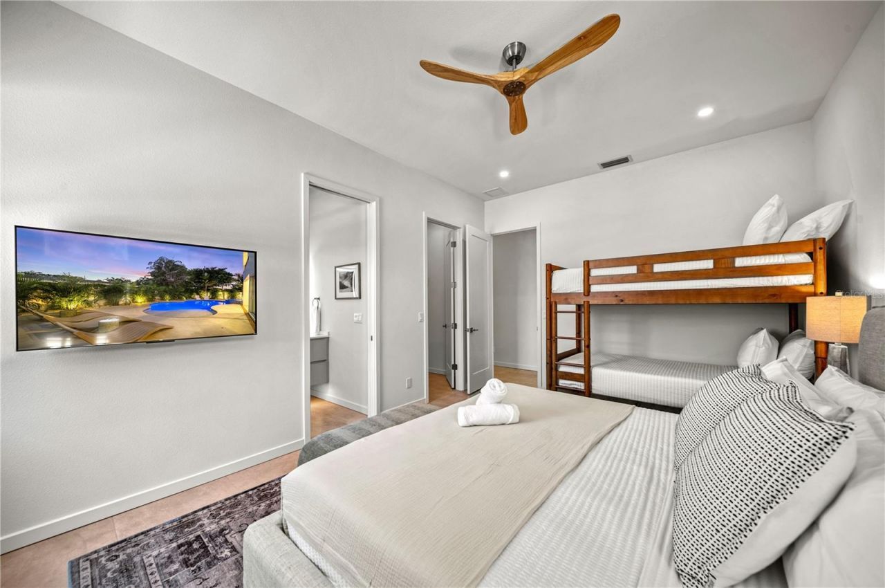 2163 Waldemere Street, Sarasota, FL 34239 Photo