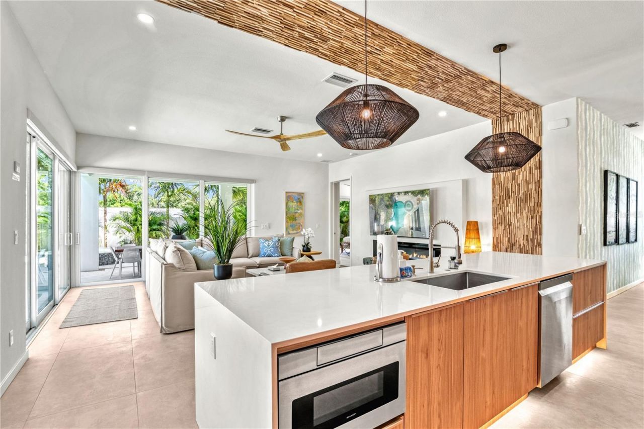 2163 Waldemere Street, Sarasota, FL 34239 Photo