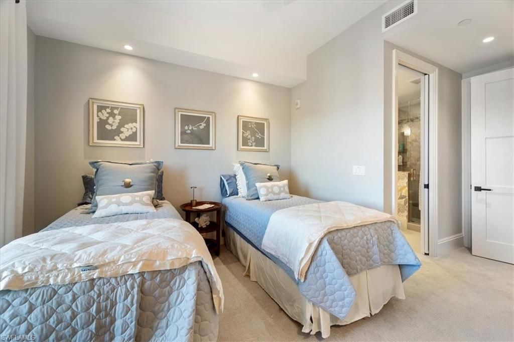 1035 3rd Ave S, Unit 401, Naples, FL 34102 Photo