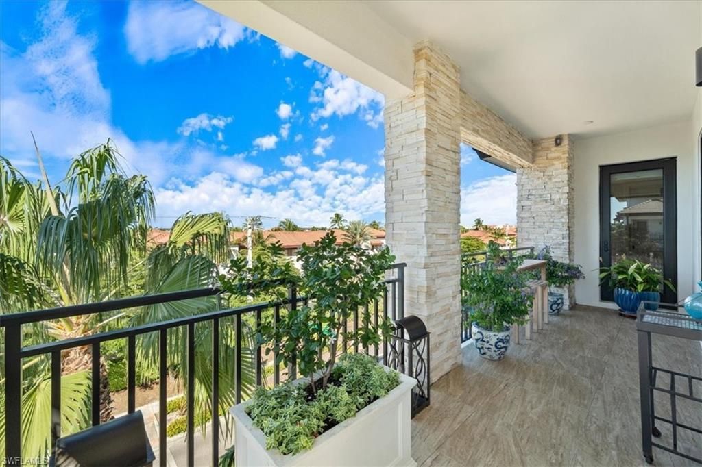 1035 3rd Ave S, Unit 401, Naples, FL 34102 Photo