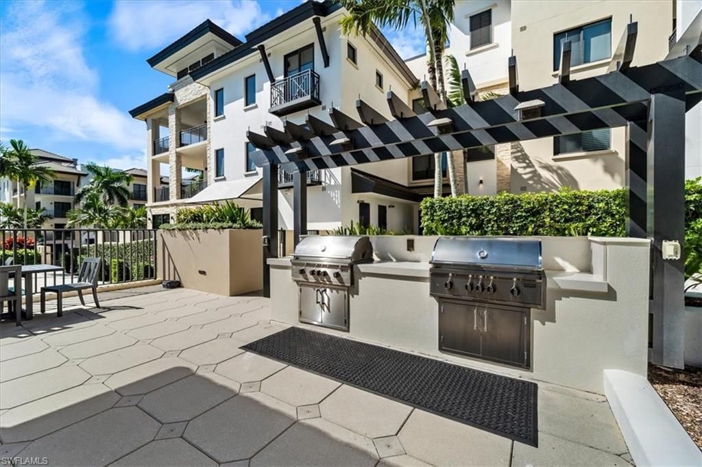 1035 3rd Ave S, Unit 401, Naples, FL 34102 Photo