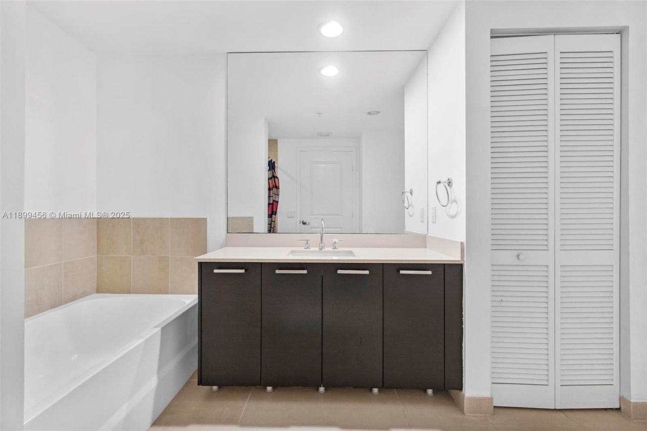 333 NE 24th St, Unit 812, Miami, FL 33137 Photo