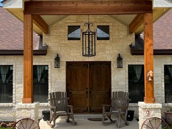 745 County Road 2645, Moore, TX 78057