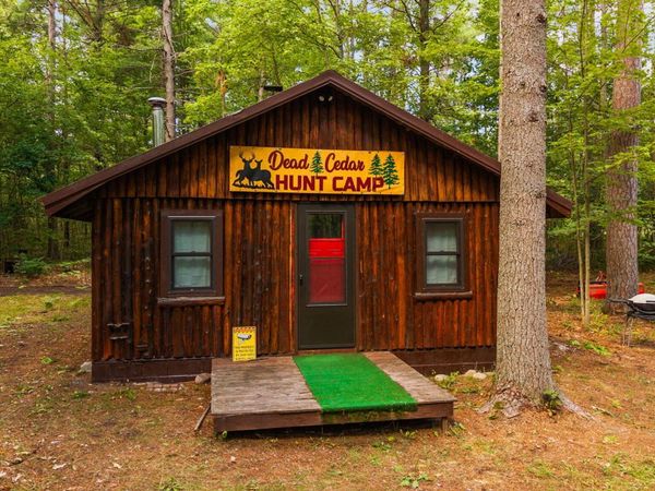 14106 Nuenfelt Road, Johannesburg, MI 49751