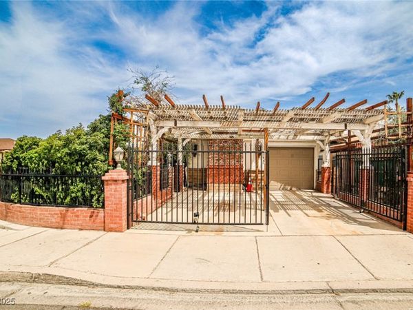 3944 Calle Mirador, Las Vegas, NV 89103