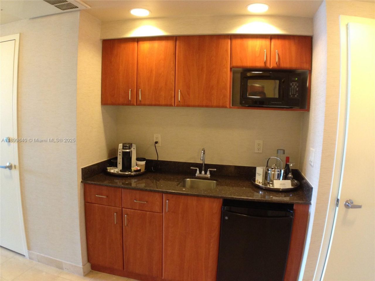 18001 Collins Ave, Unit 1407, Sunny Isles Beach, FL 33160 Photo