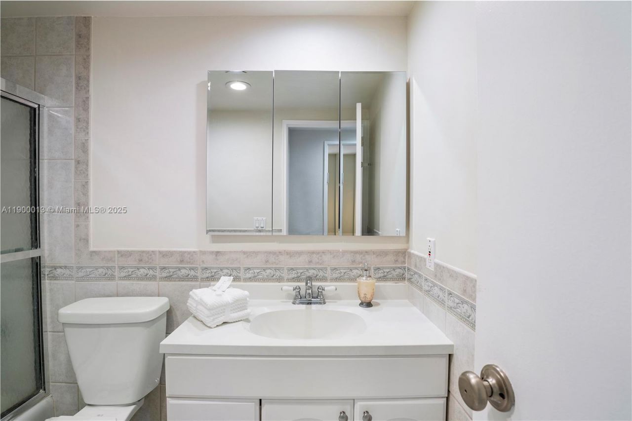 10185 Collins Ave, Unit 515, Bal Harbour, FL 33154 Photo