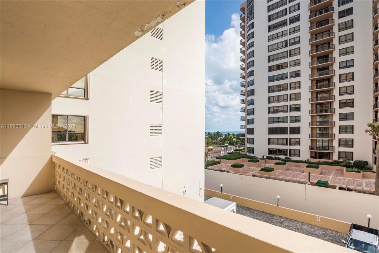 10185 Collins Ave, Unit 515, Bal Harbour, FL 33154 Photo