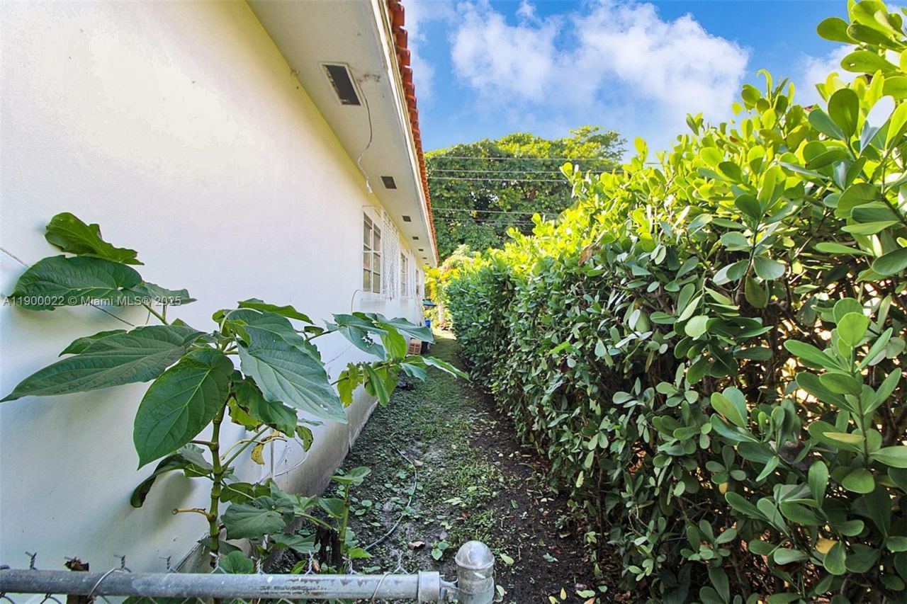 2711 Red Rd, Coral Gables, FL 33155 Photo