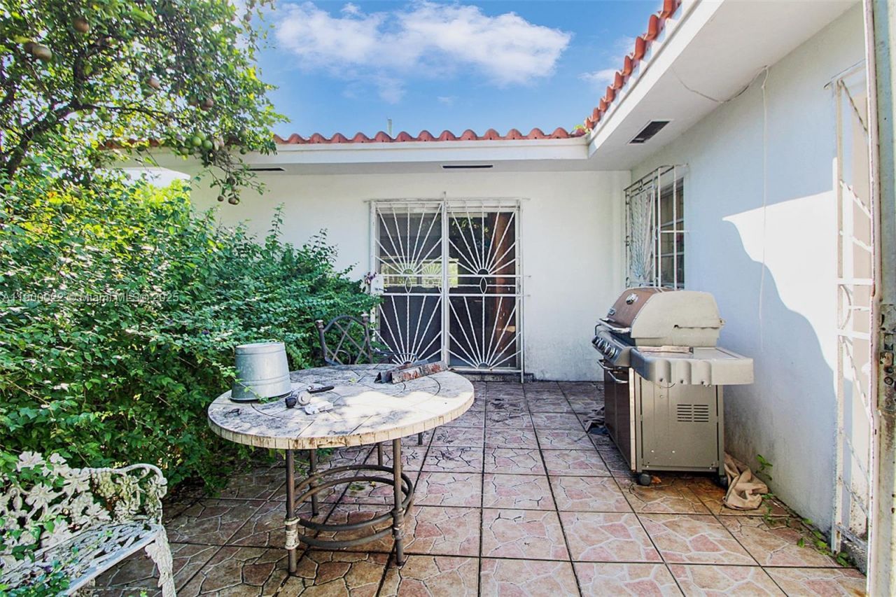 2711 Red Rd, Coral Gables, FL 33155 Photo