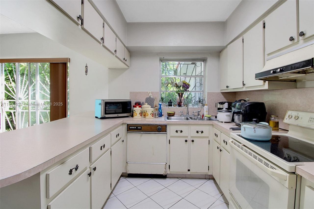 2711 Red Rd, Coral Gables, FL 33155 Photo