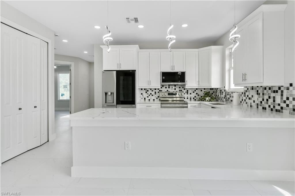 842 Naples Ave S, Lehigh Acres, FL 33974 Photo
