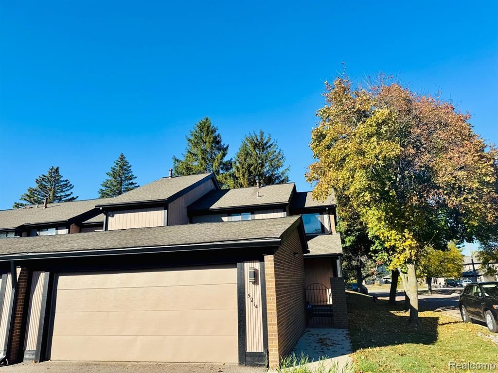 5214 Brett Court, West Bloomfield Township, MI 48322 Main Photo