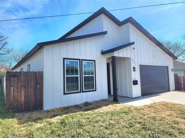 2121 S Edgewood Terrace, Fort Worth, TX 76105