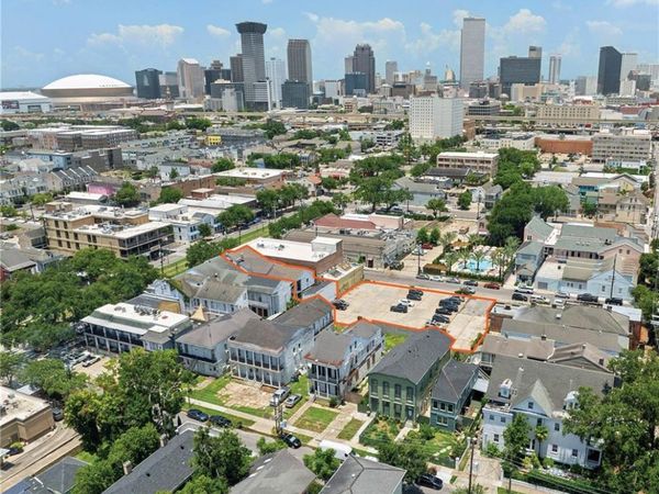 1610 SAINT CHARLES Avenue, New Orleans, LA 70130