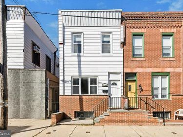 2142 S HICKS STREET, PHILADELPHIA, PA 19145