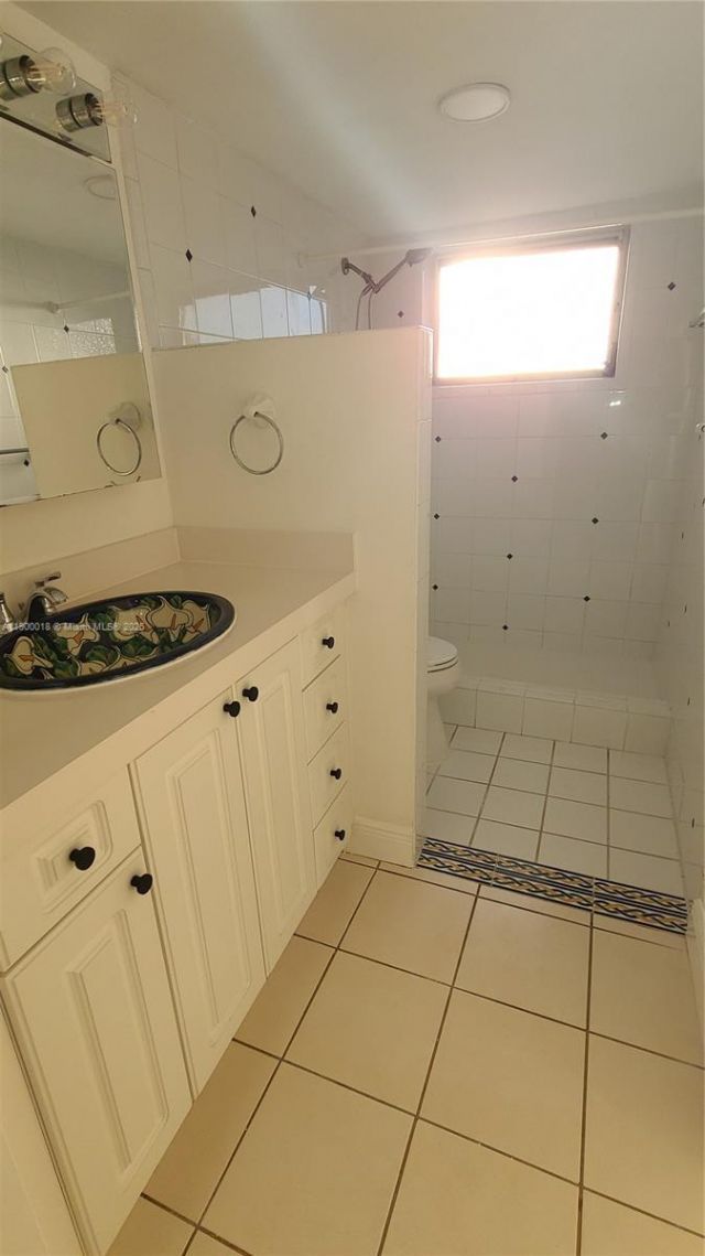 7505 SW 82nd St, Unit 218, Miami, FL 33143 Photo