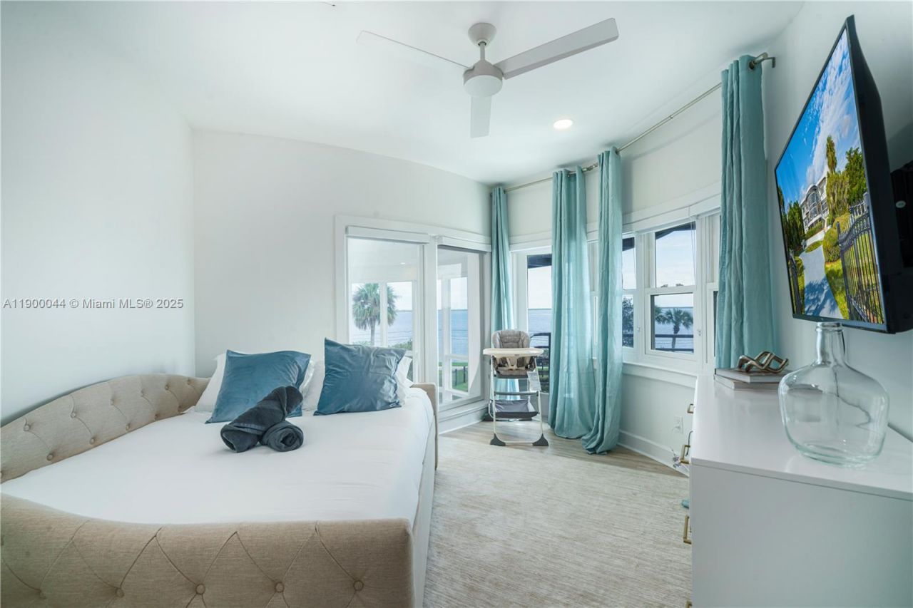 2827 S Indian River Dr, Fort Pierce, FL 34982 Photo