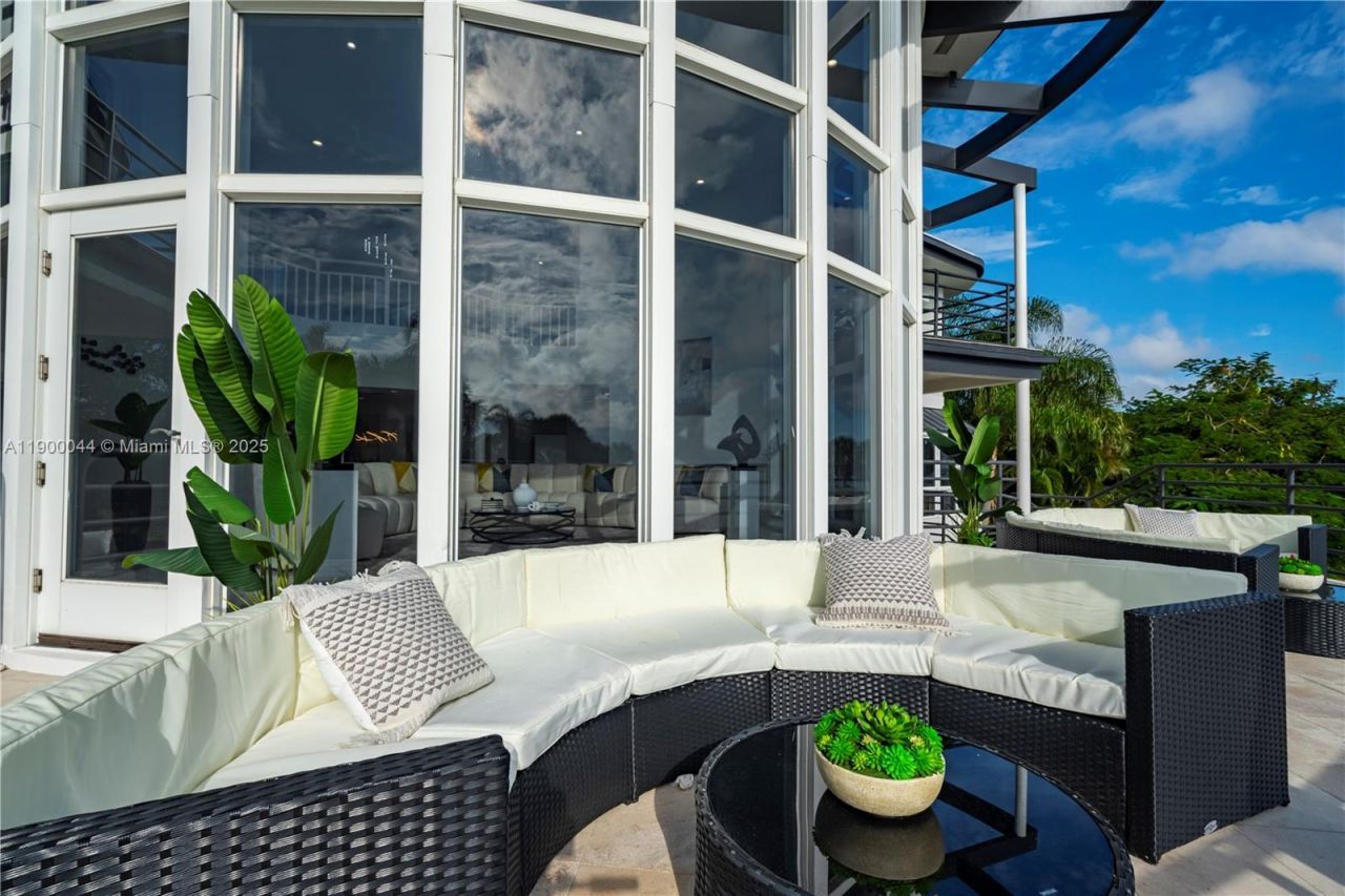 2827 S Indian River Dr, Fort Pierce, FL 34982 Photo