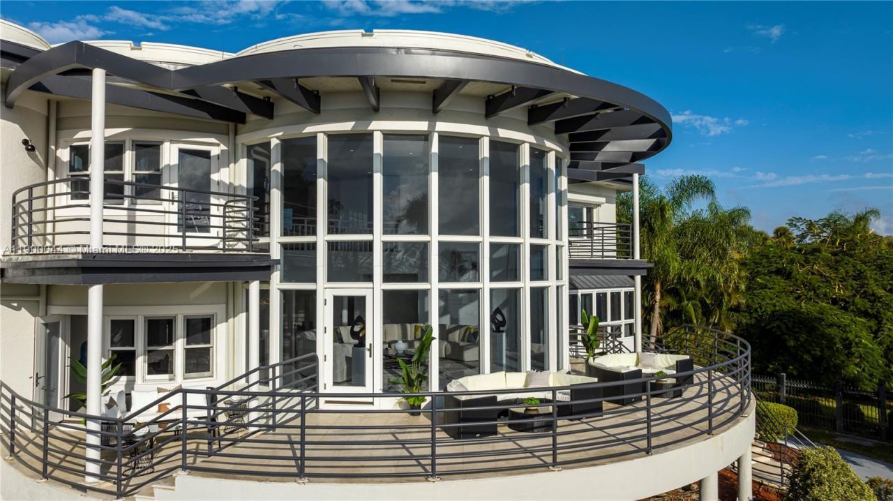 2827 S Indian River Dr, Fort Pierce, FL 34982 Photo