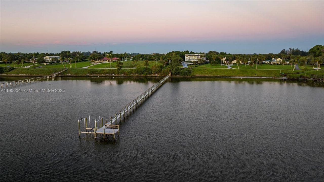 2827 S Indian River Dr, Fort Pierce, FL 34982 Photo