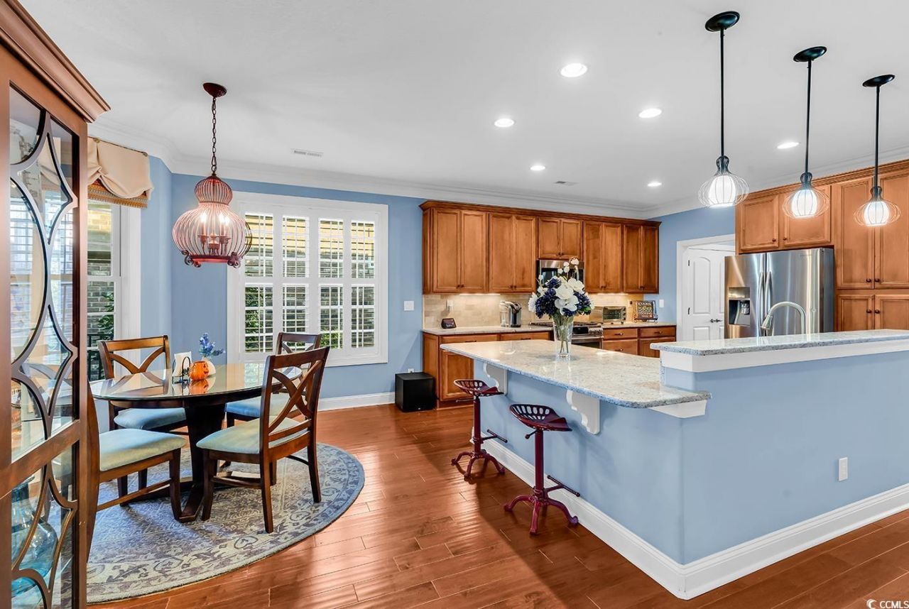 956 Corrado St. Photo 6