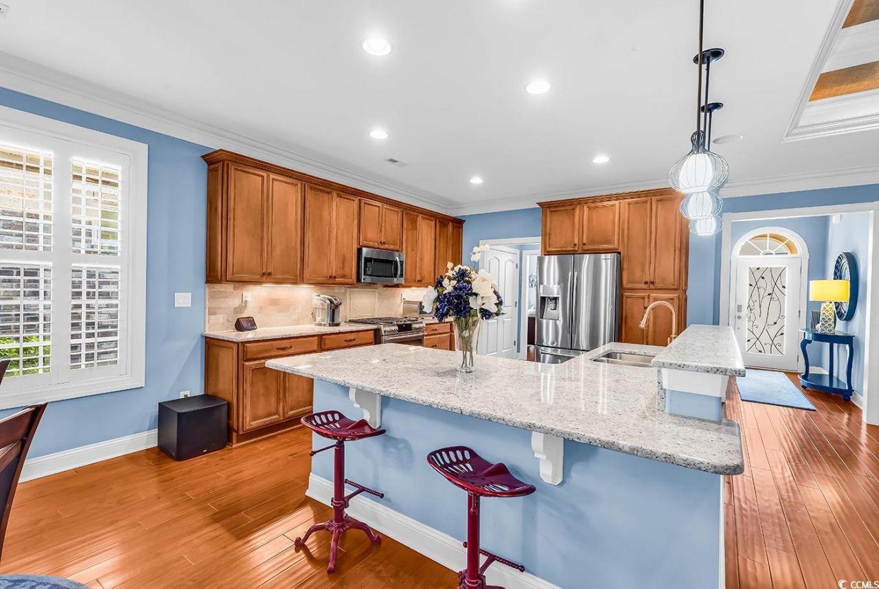 956 Corrado St. Photo 7