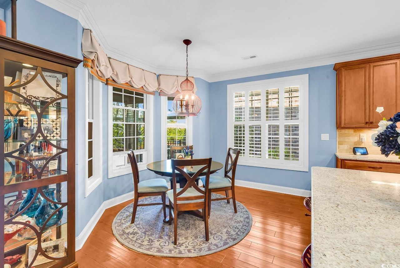 956 Corrado St. Photo 9