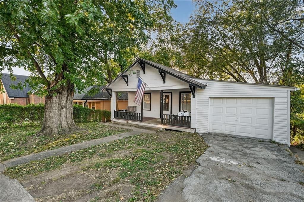 572 S Crescent Avenue, Independence, MO 64053 Main Photo