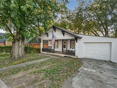 572 S Crescent Avenue, Independence, MO 64053